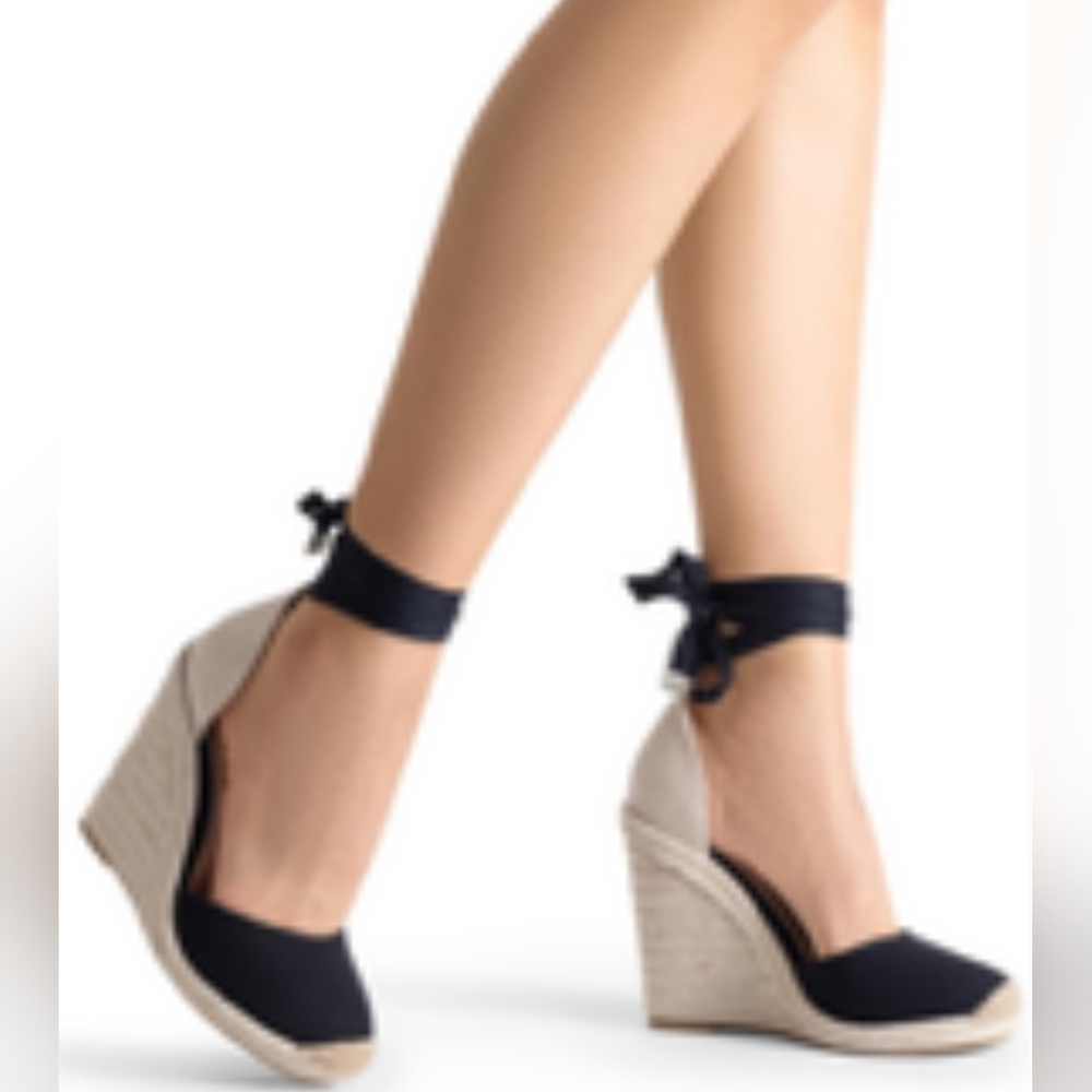 JustFab Wedge Espadrille Sandals in Black/Tan. Heel Is 4" High Womens Size 9